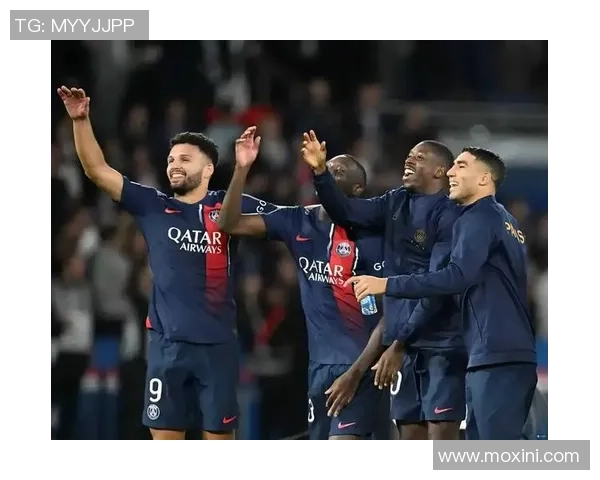 德甲激战：热刺与皇马战平引发全场惊呼精彩瞬间回顾