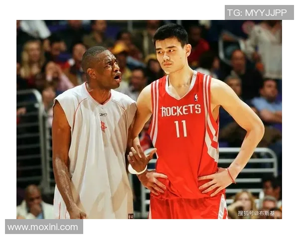 姚明最后时刻绝杀开拓者展现传奇风采引发球迷热烈欢呼