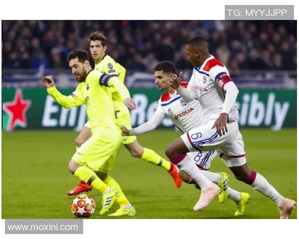 德甲焦点战巴萨与里昂互交白卷乌龙球引发全场争议判罚热议 德甲焦点战巴萨与里昂互交白卷乌龙球引发全场争议判罚热议