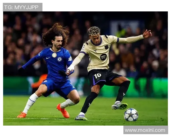 切尔西友谊赛大胜巴萨六比二争议判罚引发全场热议