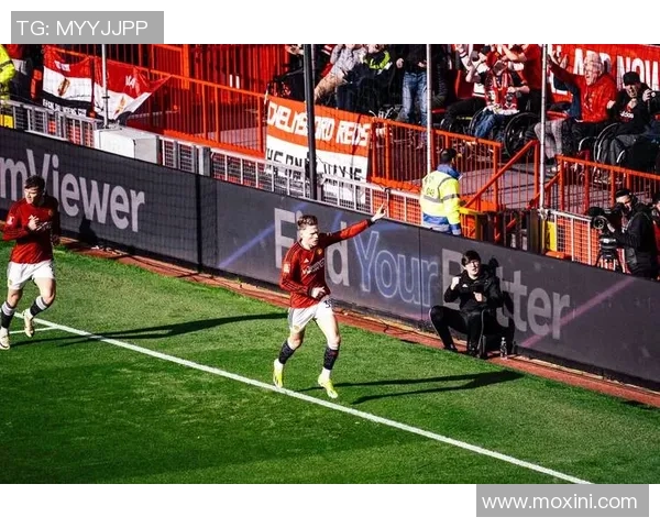 足总杯激战：AC米兰与利物浦鏖战成平局乌龙球瞬间引发全场热议